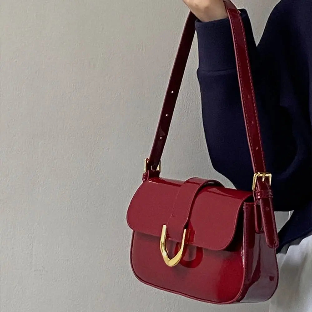 Elegant Wine Red Patent Leather Shoulder Bag – Vintage Glossy Baguette Handbag with Gold Hardware